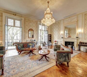 Luxury Flat for sale in London, England - cover