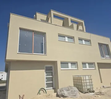 PRIVLAKA – Ekskluzivni duplex s bazenom, 100m od plaže! - cover