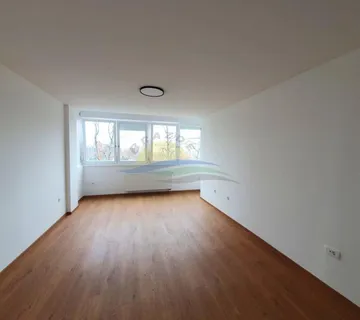 Stan za najam: Zagreb, Donji Grad, Savska, 3-sob, novouredjen - cover