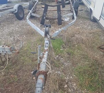 Prikolica za plovilo do 6.50m i do 2t nosivosti - cover