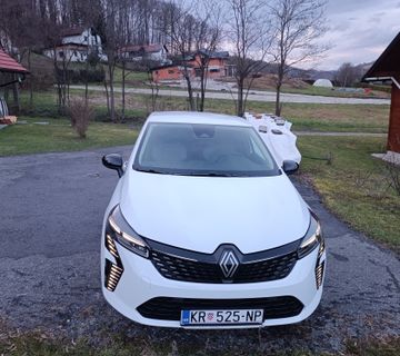 Renault Clio - cover