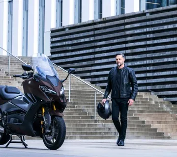 Yamaha TMAX 560 TECH MAX 2025-dostupno odmah!!!, 2025 god. - cover