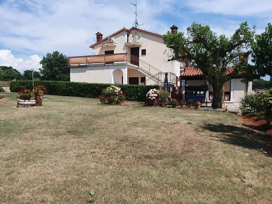 Kuća: Višnjan, 515 m2, stambeno poslovna namjena - cover