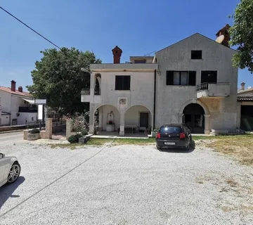 VRSAR 7 KM-KAMENA KUĆA NA PRODAJI (prodaja) - cover