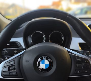 BMW X1 sDrive16d automatik - cover