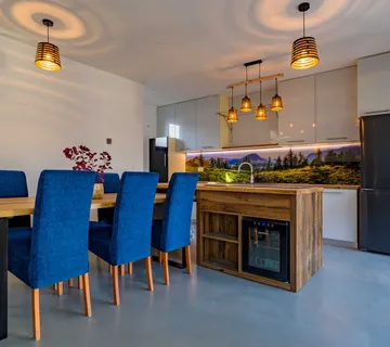 Tri etaže mira, svjetla i ugode – stan koji vas voli natrag - cover