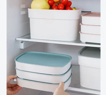 Plastična posuda s poklopcem - cover