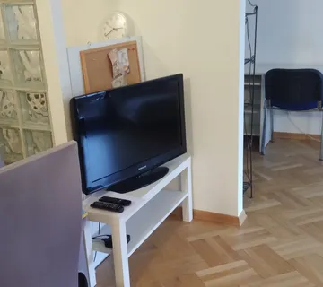 Soba  u velikom stanu uz cimerice - cover