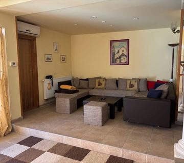 Kuća/Vila: Osijek, Retfala, 383.00 m2 (iznajmljivanje) - cover