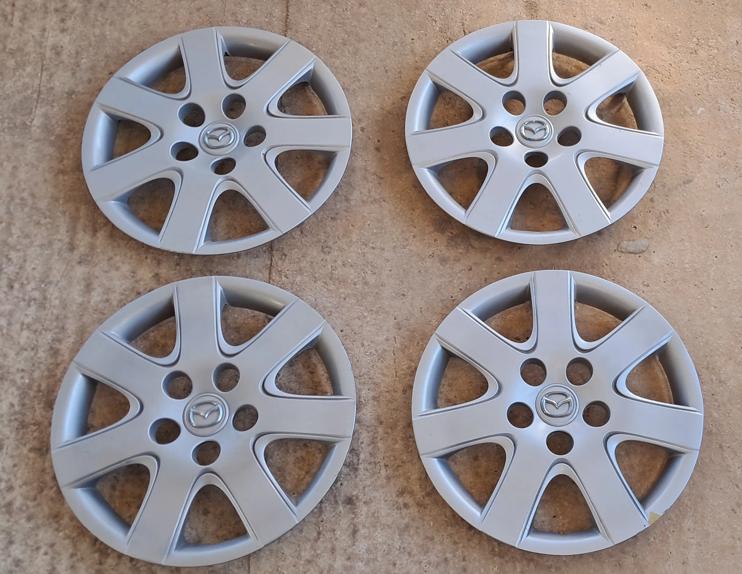 MAZDA 3 (BK) - ORIGINAL RATKAPE 15″ - cover