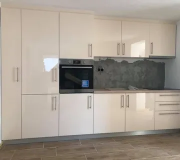 Kuhinja avrilyl visoki sjaj bez krem - cover