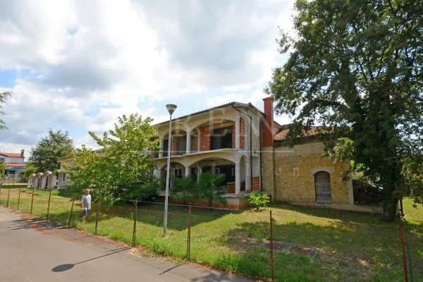 Kuća za investiciju, Poreč, 956 m2 (prodaja) - cover