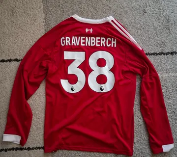 Gravenberch Liverpool 25/26 L dres - Split