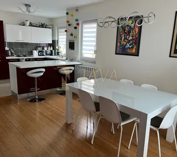 VIŠKOVO / Marčelji, obiteljski stan, 150 m2, 4 s+db u novijoj zgradi - cover