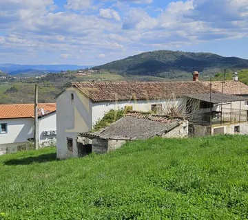KUĆA SA PREDIVNIM POGLEDOM NA MOTOVUN (prodaja) - cover