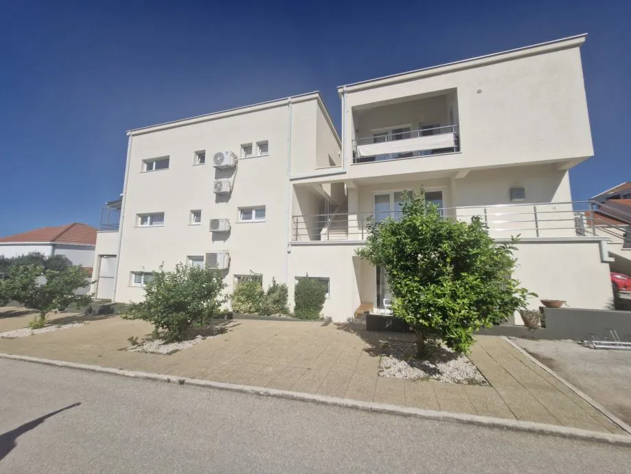 Moderan stan u Cavtatu, 77 m2 + VRT + BAZEN (prodaja) - cover