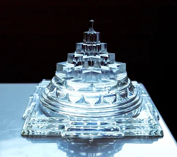 Meru Chakra- Kristalno staklo - cover