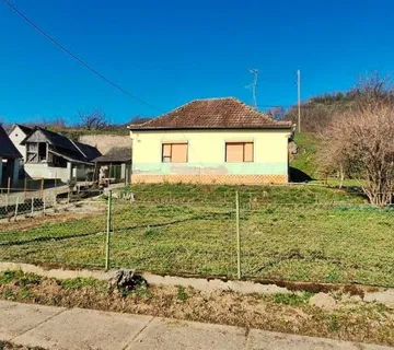 Kuća: Baranja, Batina, 120m2, na velikoj parceli površine 5700m2 - cover
