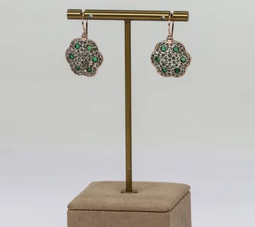 Srebrne naušnice Skyla - cover