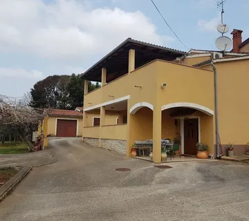 POREČ 10 KM -OBITELJSKA KUĆA NA PRODAJI (prodaja) - cover