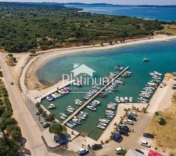 ISTRA PEROJ PORTIĆ 600m2 200m od mora i plaže - cover