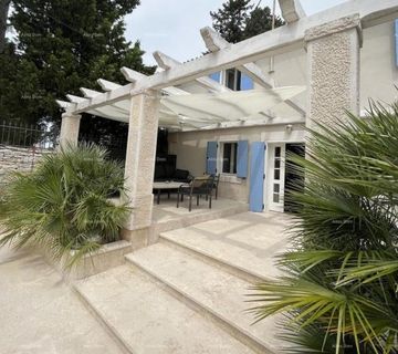 UMAG – Renovirana istarska kuća 400 m od plaže (prodaja) - cover