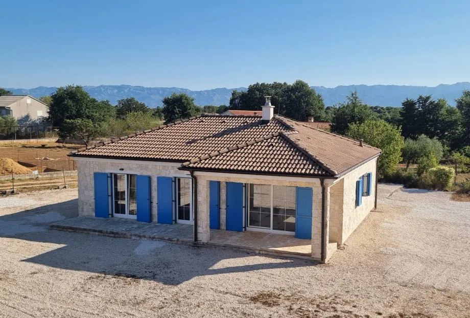 Ninski stanovi, dalmatinska, kamena kuća(107m2), NOVOGRADNJA - cover