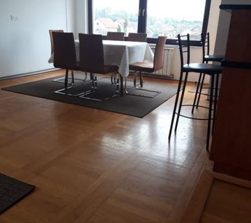 Iznajmljujem četverosoban stan 102m2 - cover