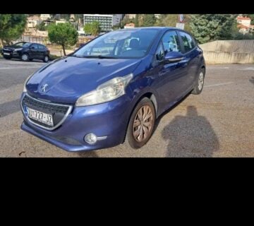 Peugeot 208 - cover