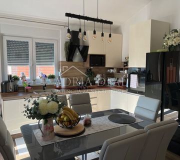 Pula, stan 57m2 u novogradnji sa natkrivenim parkingom - cover