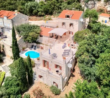 Pelješac, Viganj, renovirana kamena kuća s bazenom - PRODAJA - cover