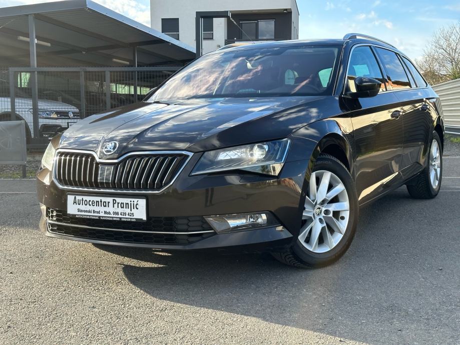 Škoda Superb Combi 2,0 TDI style kamera xenon led koža u PDV u (6)