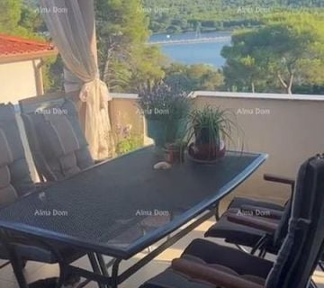 Pomer. Dizajnerski stan s pogledom na more ! (prodaja) - cover