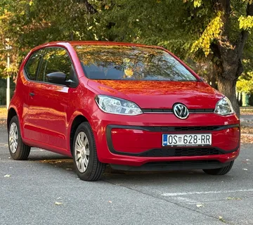 VW Up! 1.0 - cover