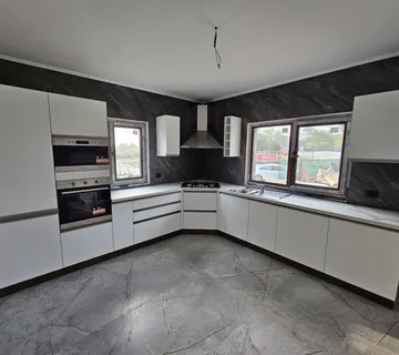 Kuhinja sa pločom za kuhanje u Kuti - cover