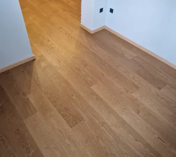 Svijetlo smeđi hrast lakirani - cover