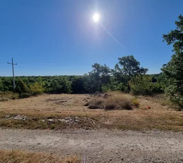 TAR OKOLICA-GRAĐEVINSKO ZEMLJIŠTE NA PRODAJI SA IDEJNIM PROJEKTOM - cover