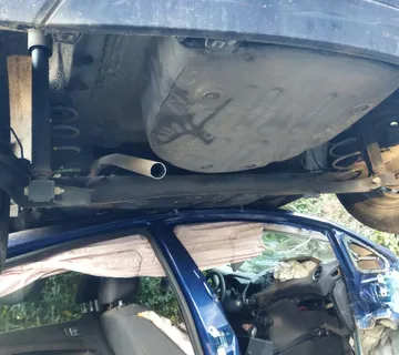 VW UP 2015 ZADNJI MOST - cover