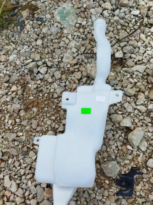 SUZUKI SX4 2006-2014 POSUDA VODE BRISAČA - cover