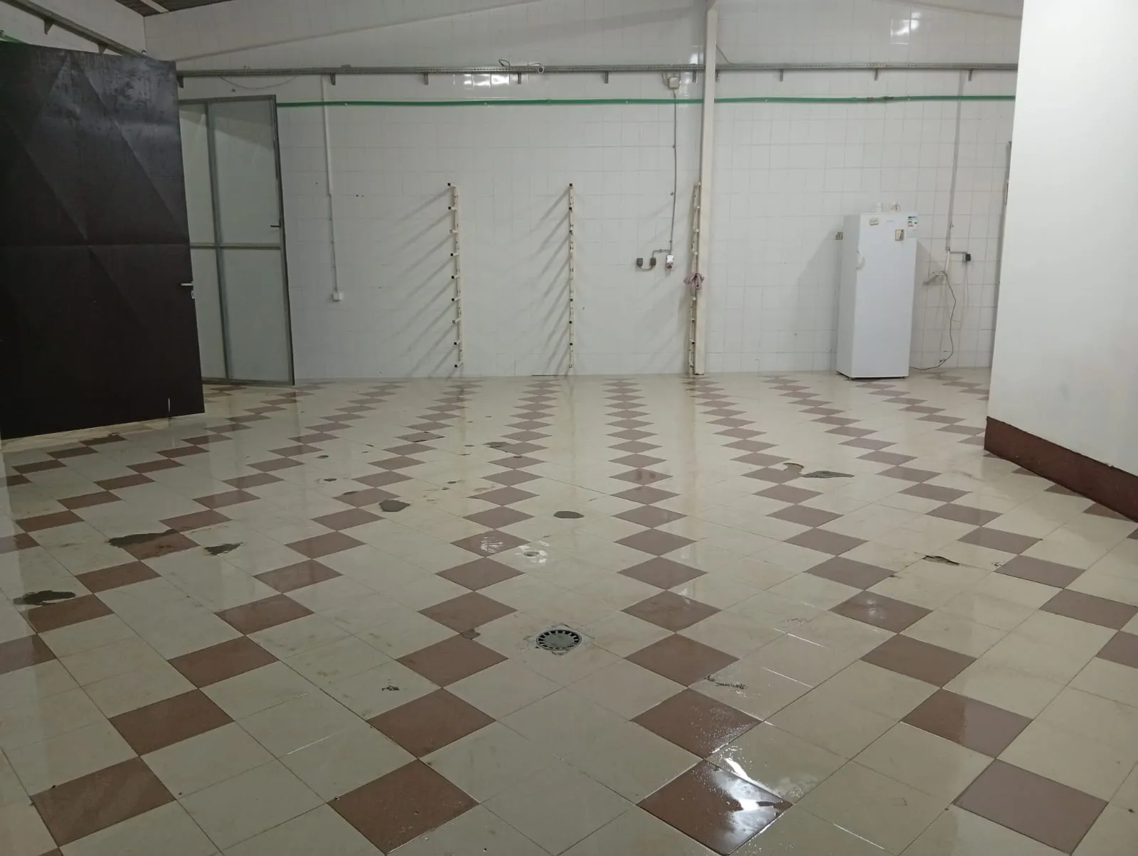 Iznajmljuje se skladišno-poslovni prostor Mošćenica(Sisak/Petrinja) - cover