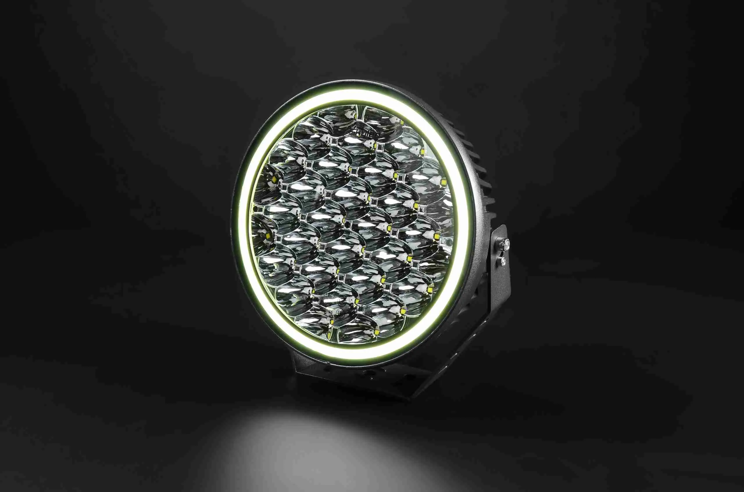 SKYLED Coma 9X 9″ POTPUNO LED SVJETLO ZA VOŽNJU (160 W, 12500 Lm) - cover