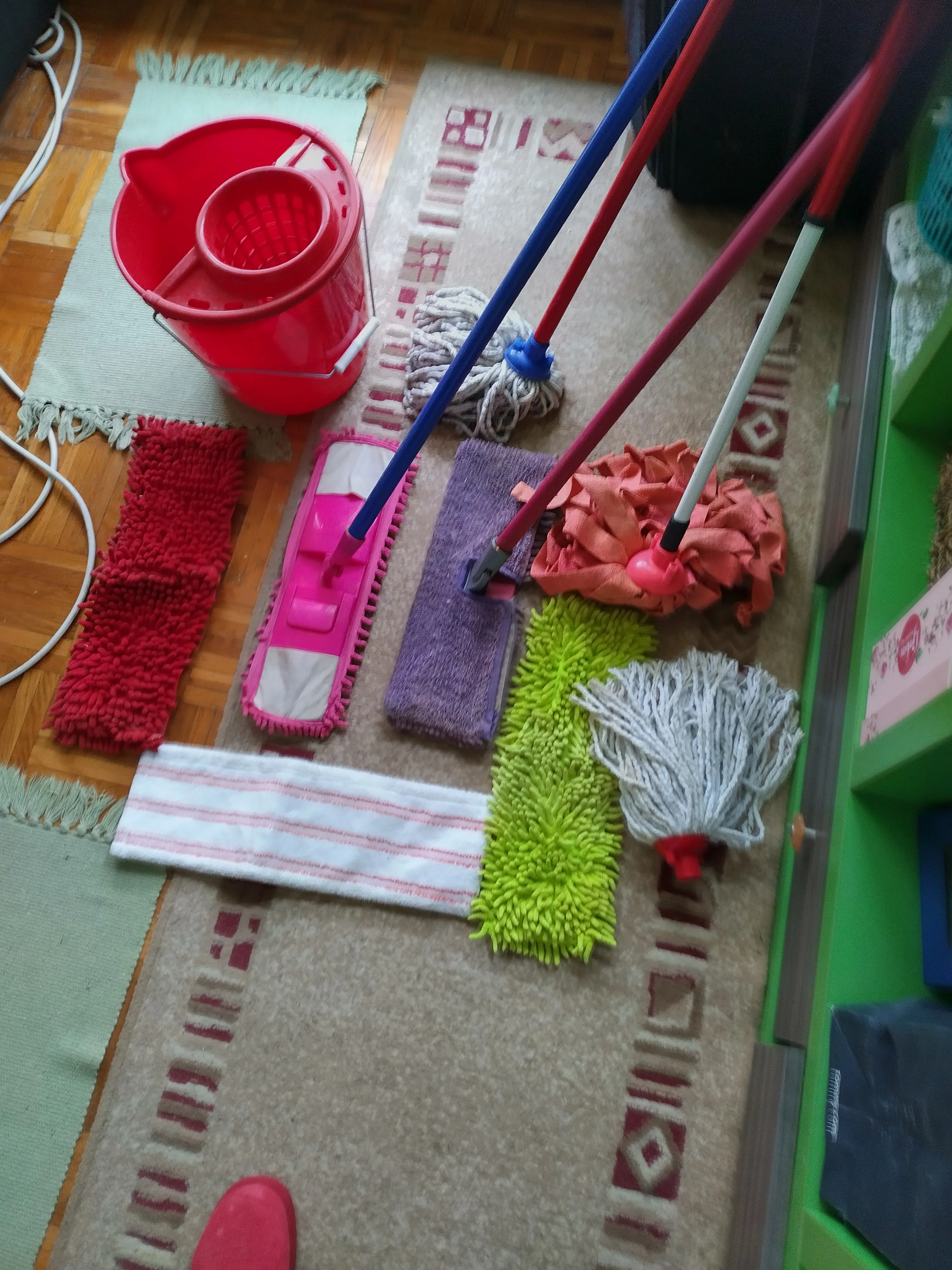 mopovi, kanta, sve za brisanje podova - cover