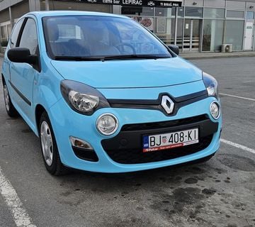 Renault Twingo- SAMO 27 000 kM,reg. 12/2025 - cover