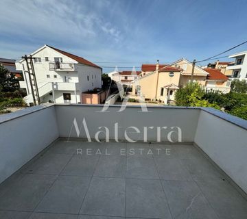 NOVOUREĐENA KUĆA SA 6 APARTMANA, PLAŽA 350M (prodaja) - cover