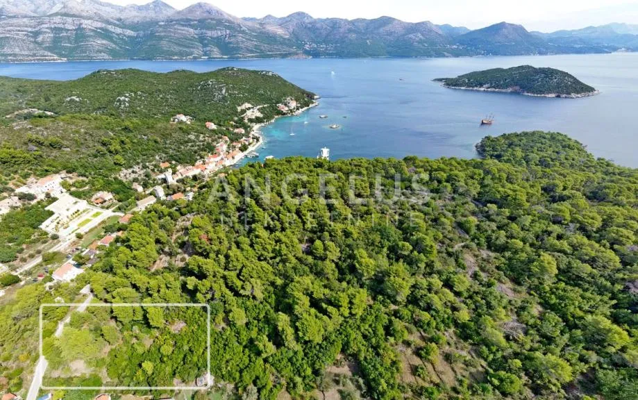 Šipan, Suđurađ - građevinsko zemljište 300 m - 2300 m2 - cover