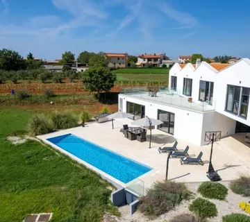 POREČ-LUKSUZNA VILA NA PROSTRANOJ OKUĆNICI (prodaja) - cover