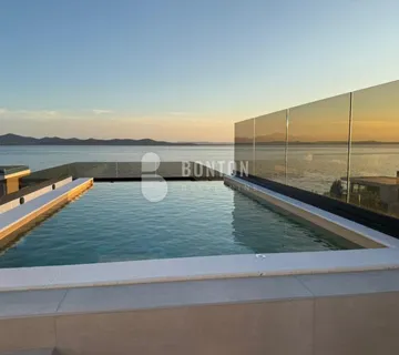 KOŽINO-ČETVOROSOBNI PENTHOUSE STAN S BAZENOM -POGLED NA MORE - cover