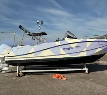 QUICKSILVER ACTIV 755 SUNDECK - u odličnom stanju, pažljivo održavan - cover