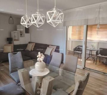 Prodaje se prostrani stan od 96 m² u Puli (prodaja) - cover