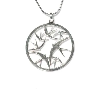 Lastavica ogrlica - cover